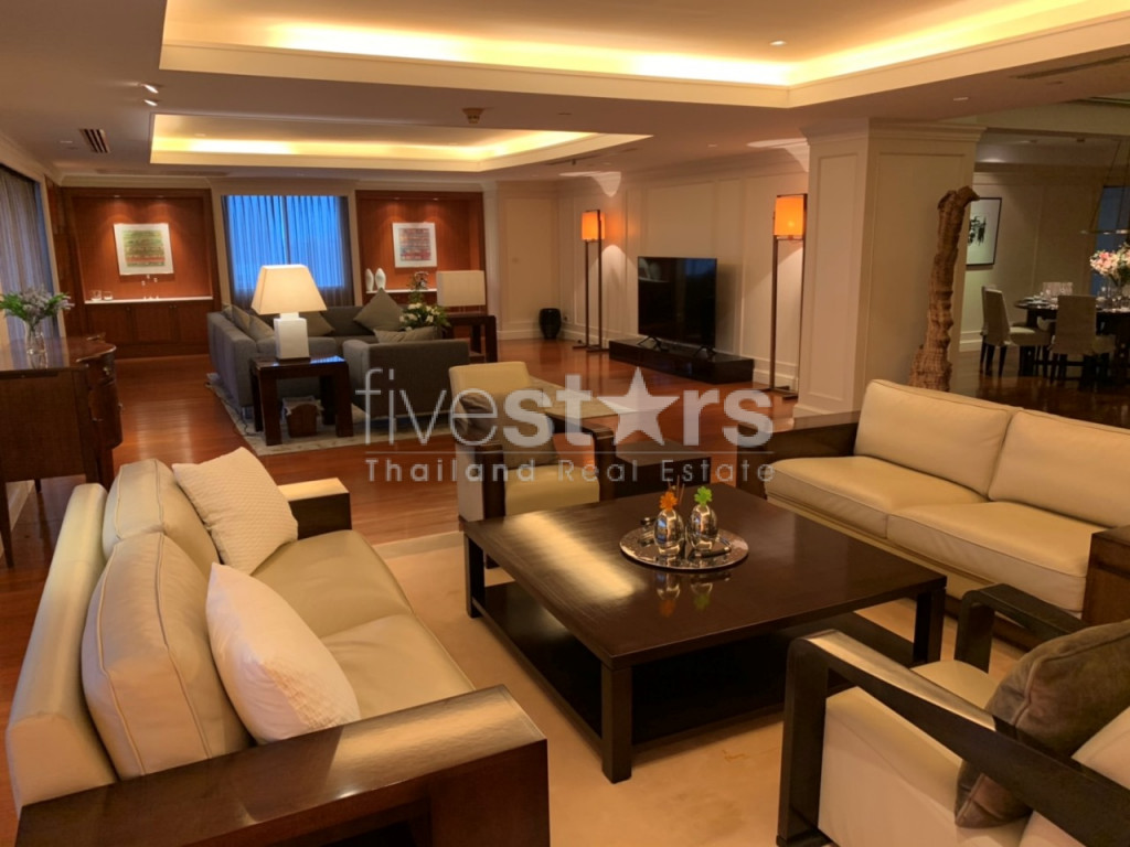 Penthouse for rent 4 bedrooms close to BTS Asoke