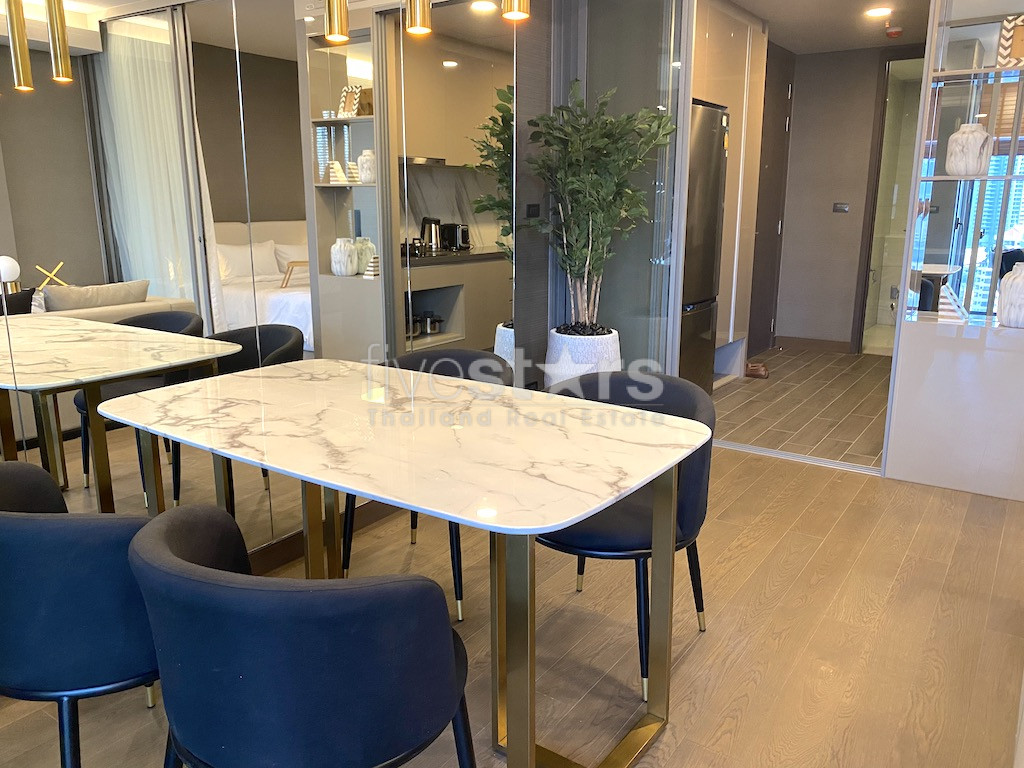 Appartement de standing avec 1 chambre à louer en face du parc Benjakitti, photo 8