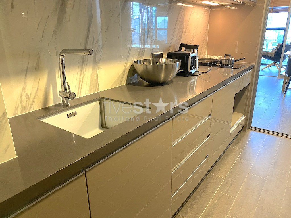 Appartement de standing avec 1 chambre à louer en face du parc Benjakitti, photo 9