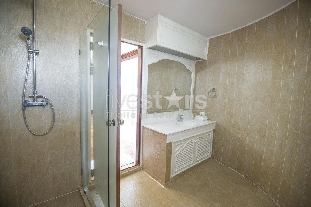 4 bedroom spacious condo for rent on Asoke to Phrom Phong, photo 20