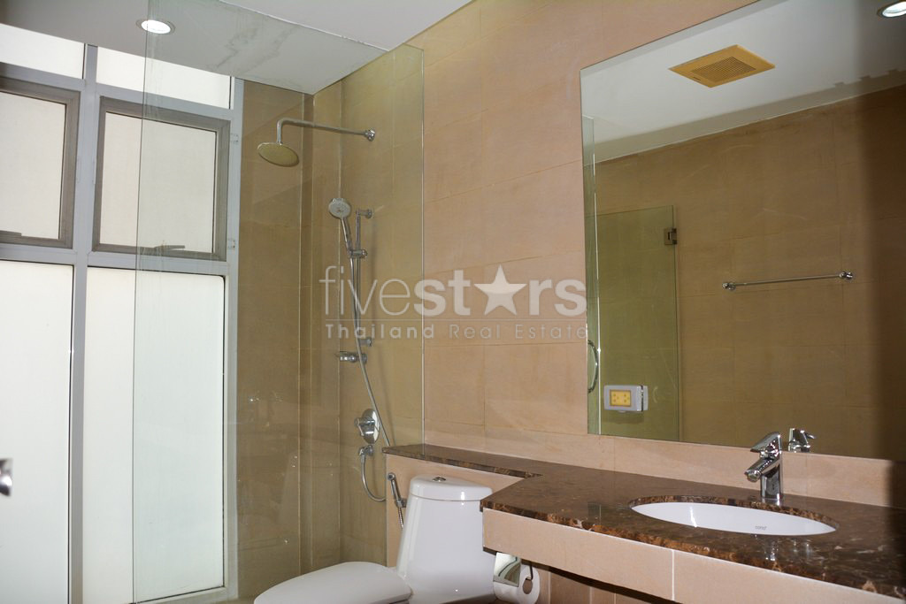 Grand appartement 4 chambres à seulement 500m de BTS Nana!, photo 16