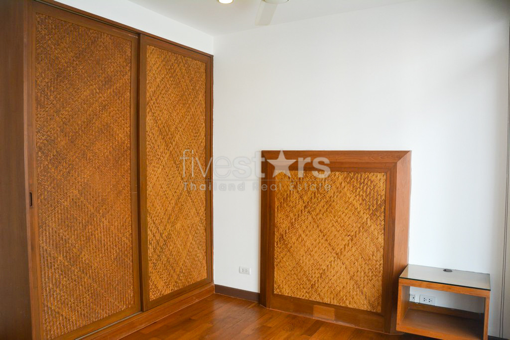 Grand appartement 4 chambres à seulement 500m de BTS Nana!, photo 13