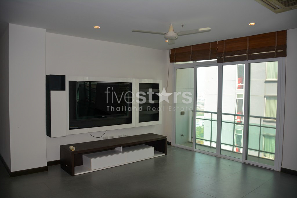 Grand appartement 4 chambres à seulement 500m de BTS Nana!, photo 3