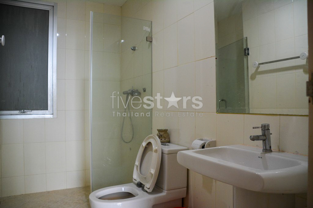 Duplex 2 chambres haut en étage proche BTS Asoke, photo 18