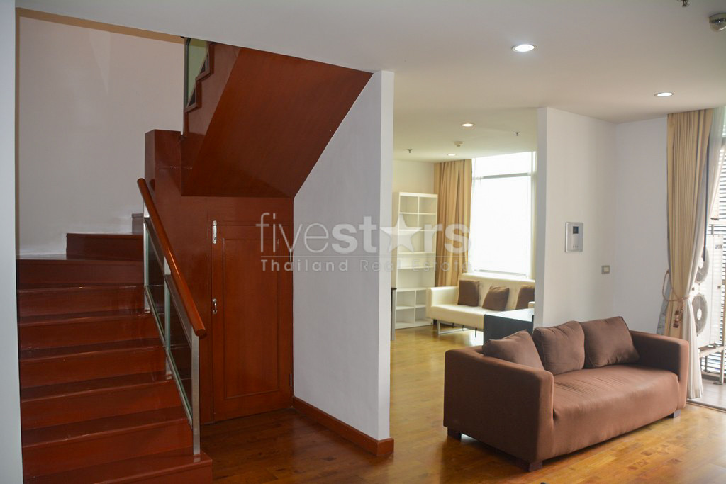 Duplex 2 chambres haut en étage proche BTS Asoke, photo 7