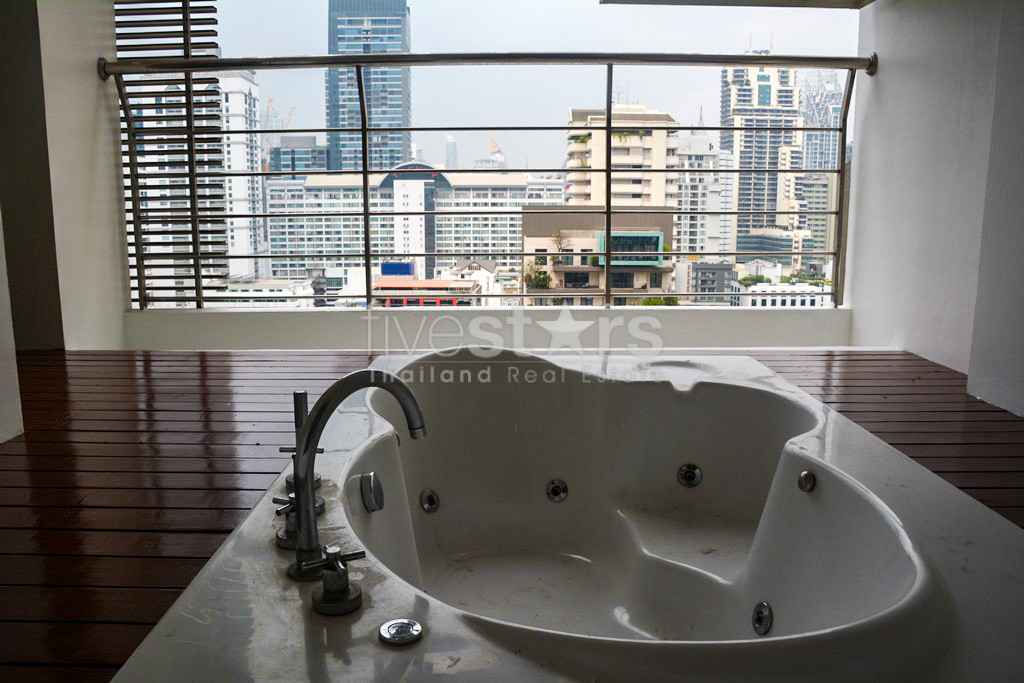 Duplex 2 chambres haut en étage proche BTS Asoke, photo 13