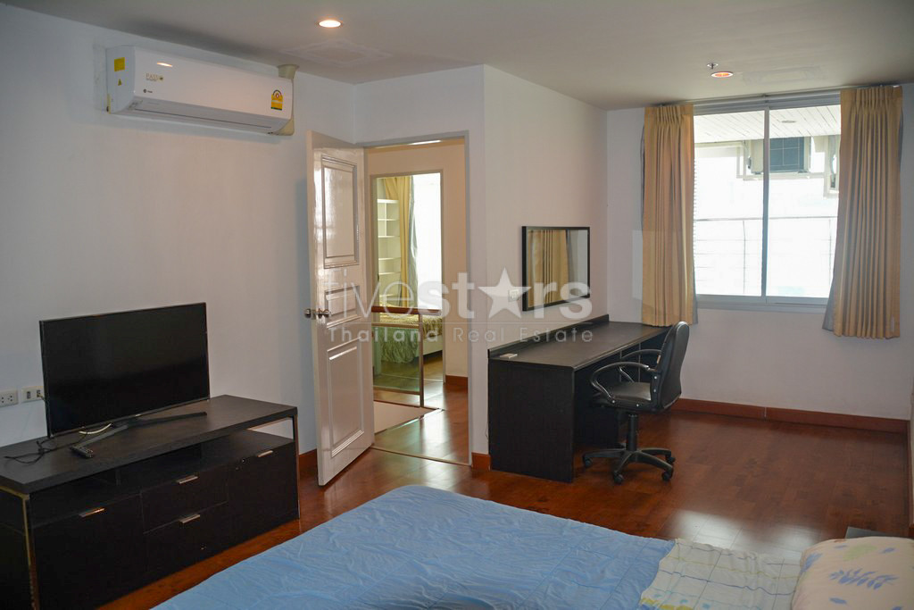 Duplex 2 chambres haut en étage proche BTS Asoke, photo 12