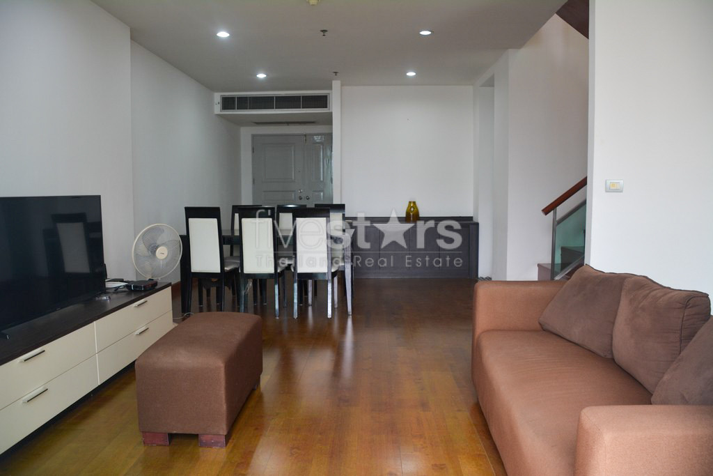 Duplex 2 chambres haut en étage proche BTS Asoke, photo 5