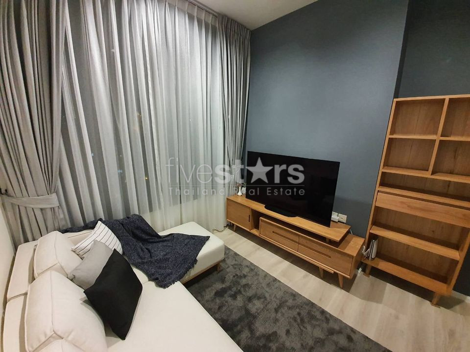 2 bedrooms condo for sale near BTS Asoke, photo 3