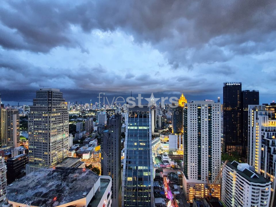 2 bedrooms condo for sale near BTS Asoke, photo 5
