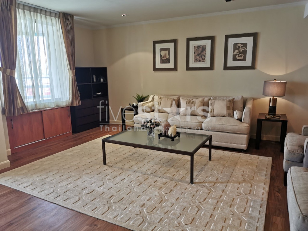 Appartement de 2 chambres spacieux à vendre proche BTS Asoke