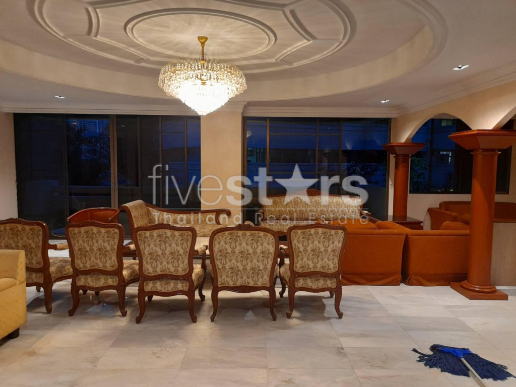 4-bedroom newly renovated for rent on Asoke, photo 3
