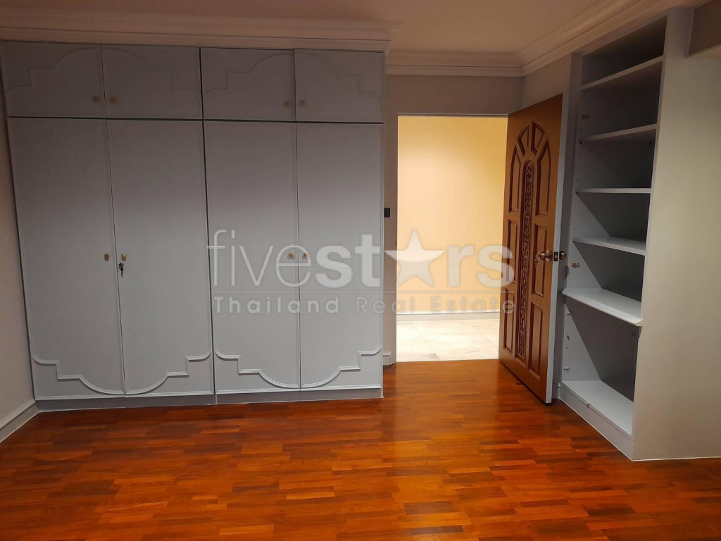 4-bedroom newly renovated for rent on Asoke, photo 5