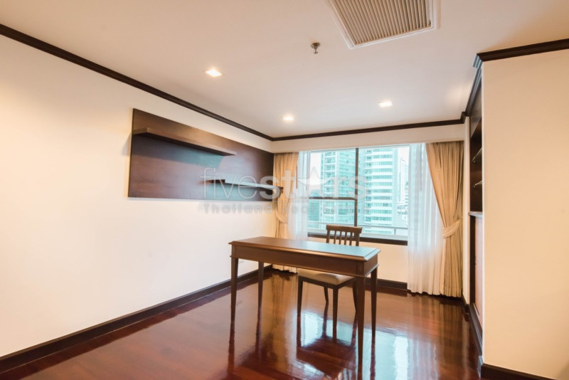 Renovated 3+1 bedrooms apartment for rent in Asoke, photo 3