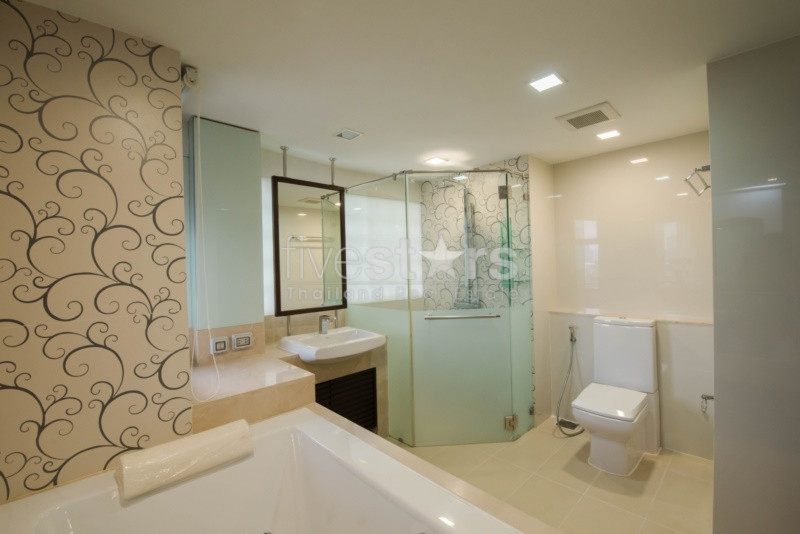 Renovated 3+1 bedrooms apartment for rent in Asoke, photo 6