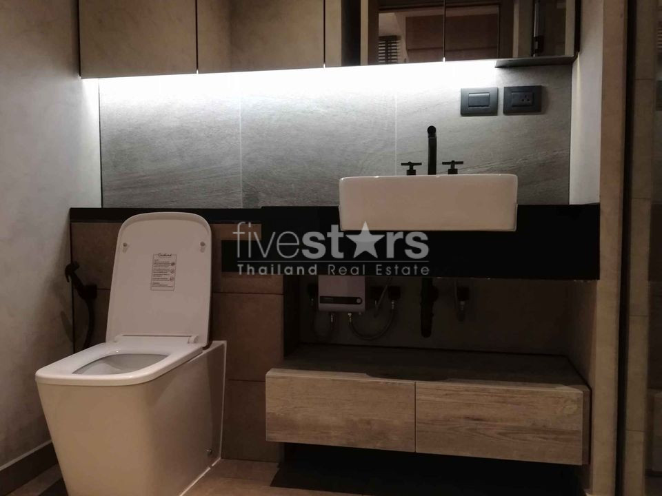 Modern 2 bedrooms condo for rent only 3 minutes walk to MRT Petchburi, photo 18