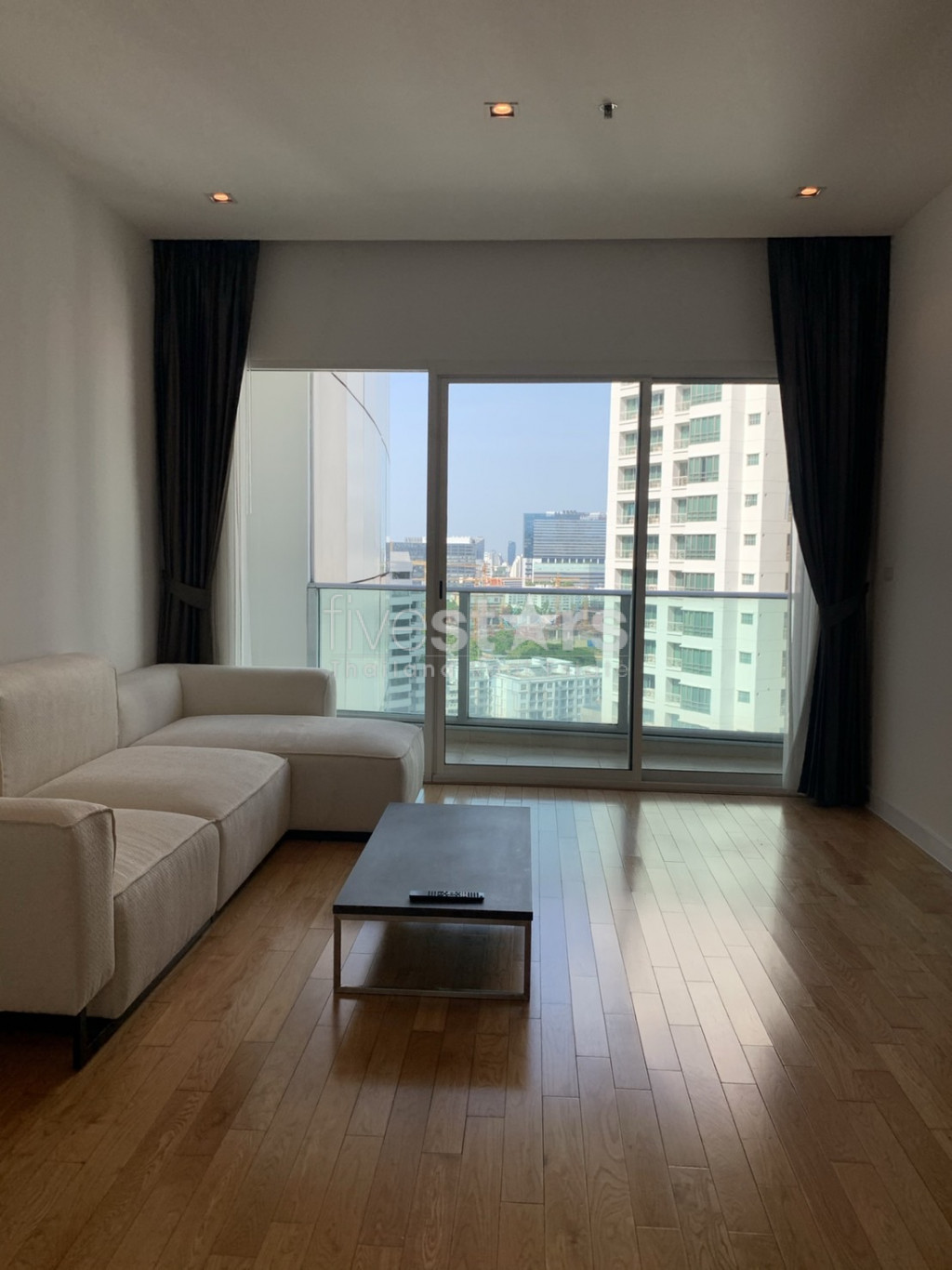 3 bedrooms condo for rent near BTS Asoke