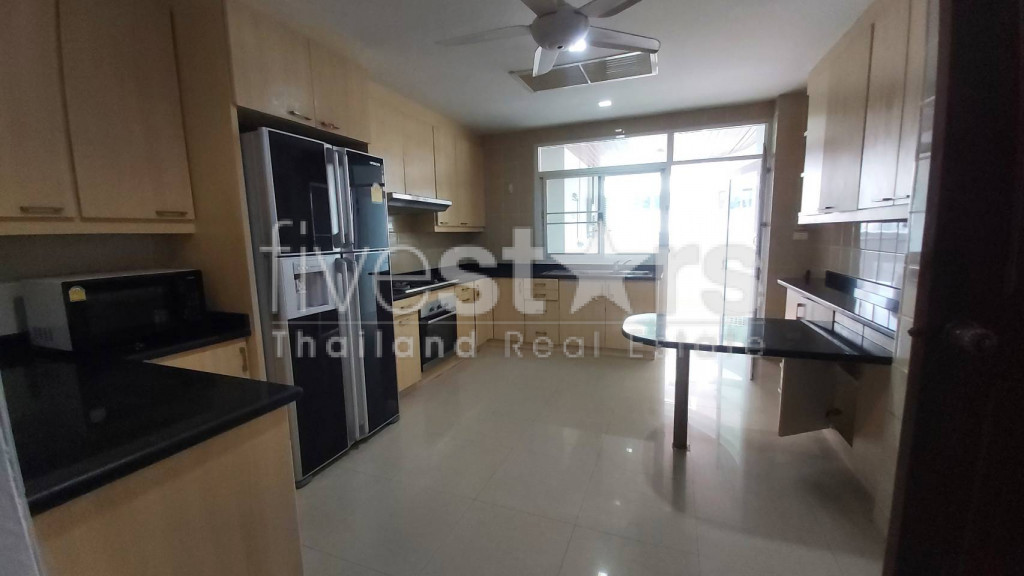 4 bedroom spacious condo for rent on Asoke to Phrom Phong, photo 5