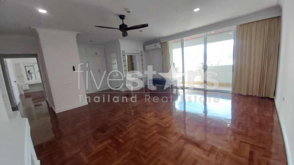 4 bedroom spacious condo for rent on Asoke to Phrom Phong, photo 12