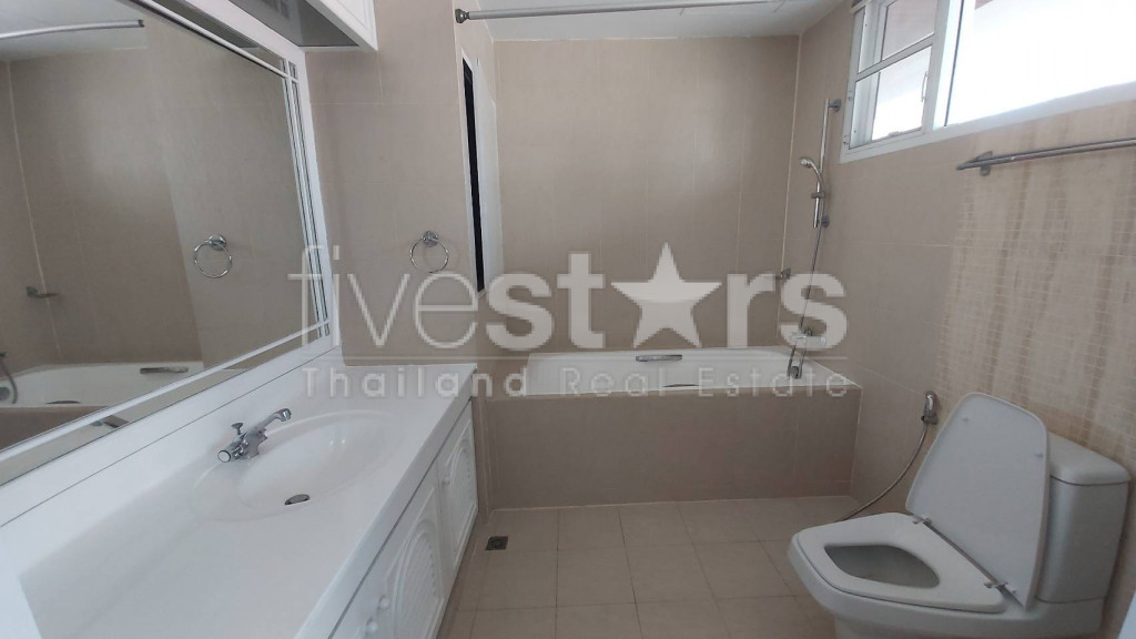 4 bedroom spacious condo for rent on Asoke to Phrom Phong, photo 16