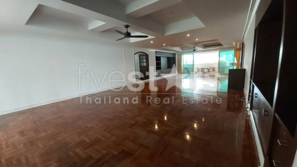 4 bedroom spacious condo for rent on Asoke to Phrom Phong, photo 9