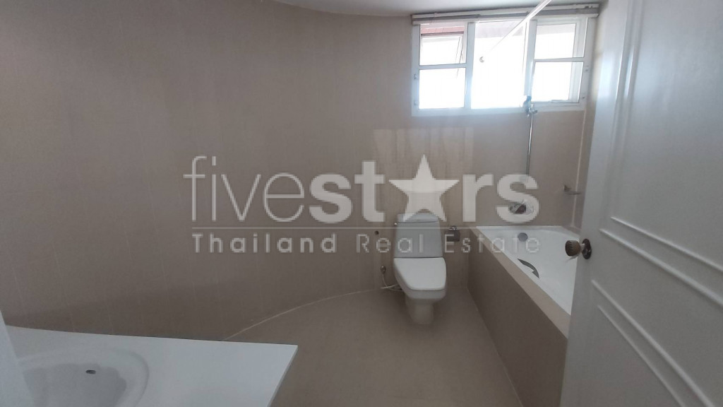 4 bedroom spacious condo for rent on Asoke to Phrom Phong, photo 17