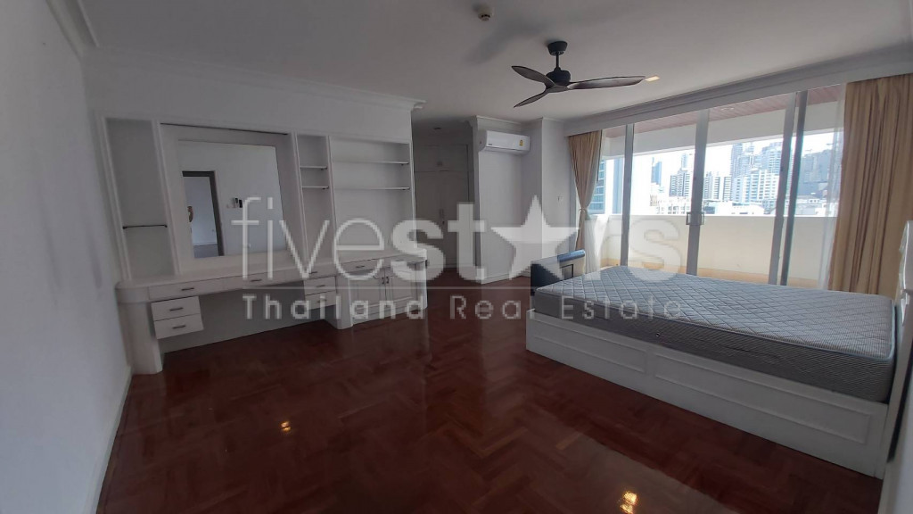 4 bedroom spacious condo for rent on Asoke to Phrom Phong, photo 13