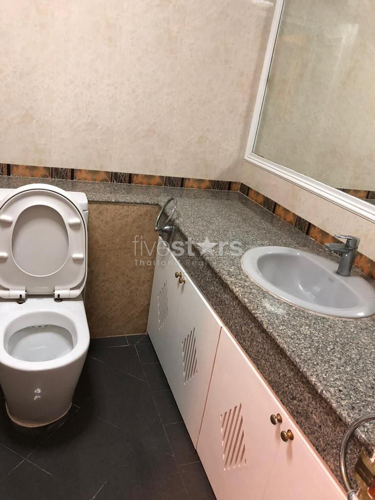 Large 3 Bedroom Apartment For Rent In Sukhumvit 11, photo 20