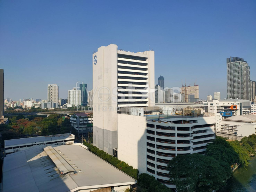 Spacious 3 bedrooms condo for rent walking distance to BTS Nana, photo 19
