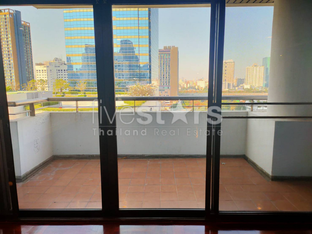 Spacious 3 bedrooms condo for rent walking distance to BTS Nana, photo 16
