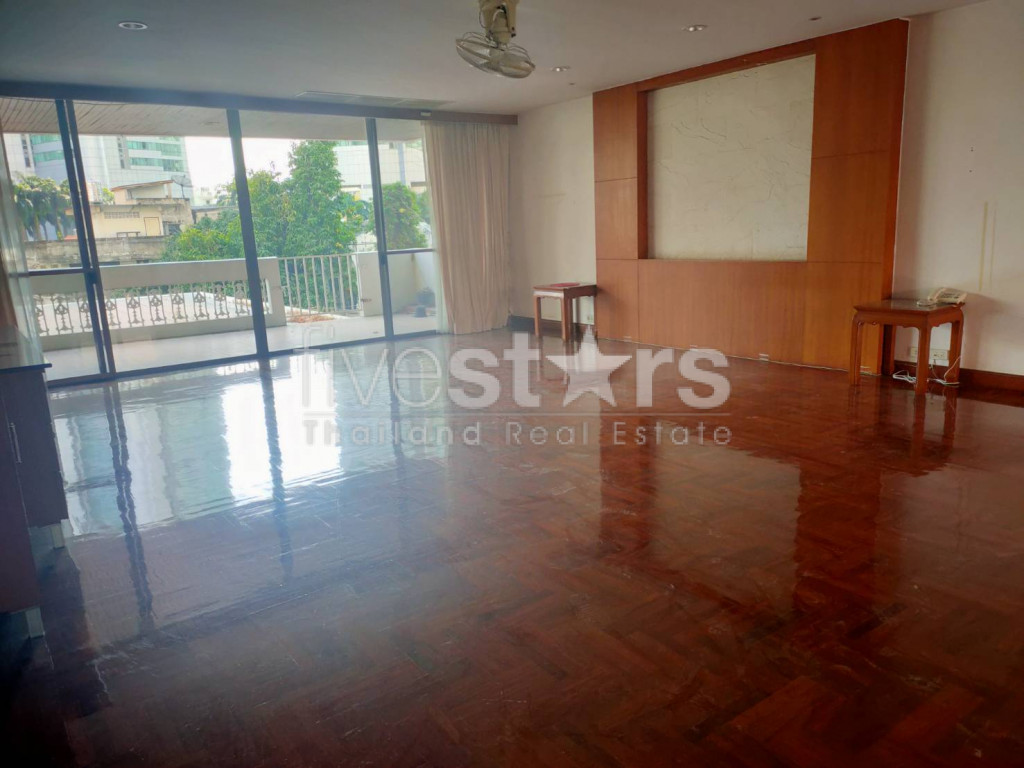 Large 3 bedrooms apartment for rent in Sukhumvit area
