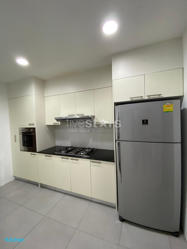 Spacious 4 bed apartment in excellent location close to Emporium, photo 6