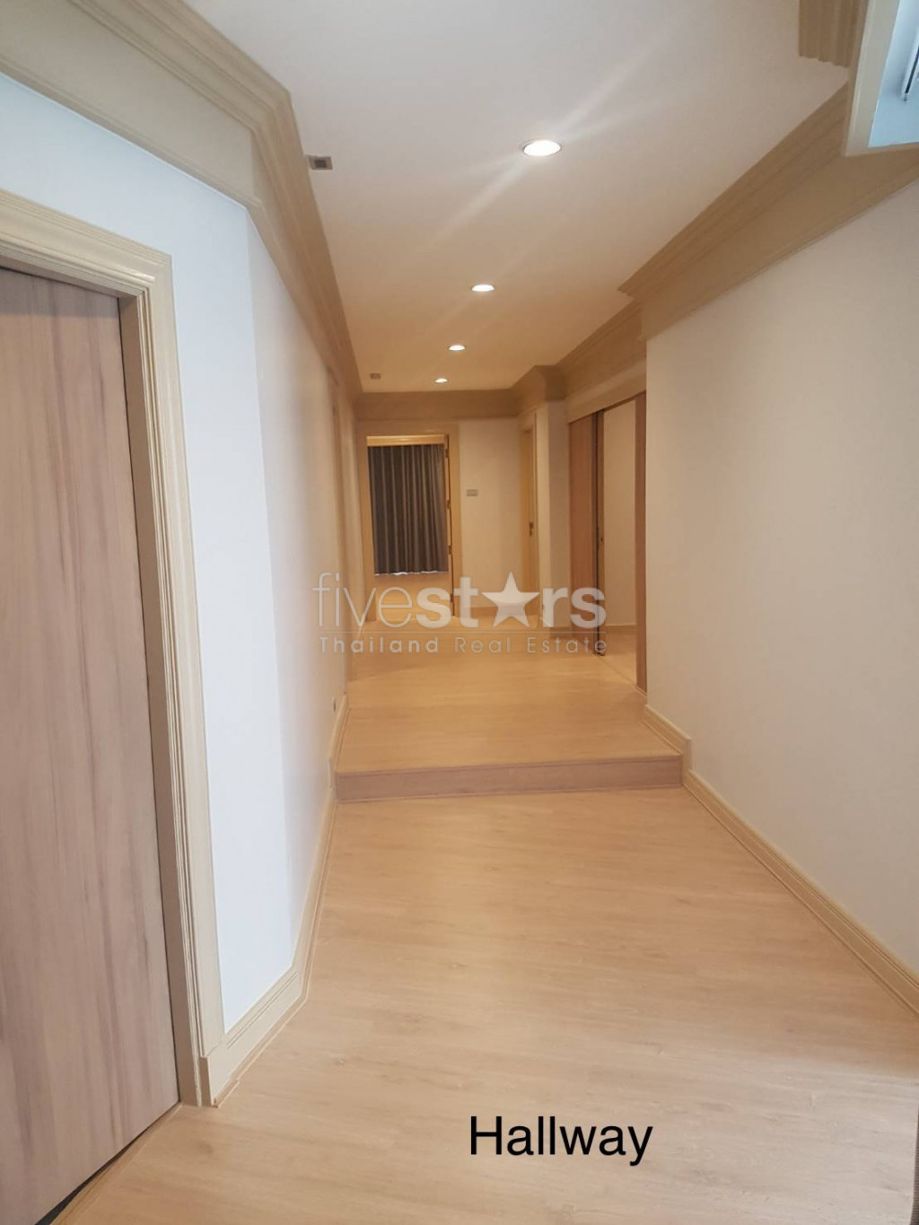 Spacious 4 bed apartment in excellent location close to Emporium, photo 8