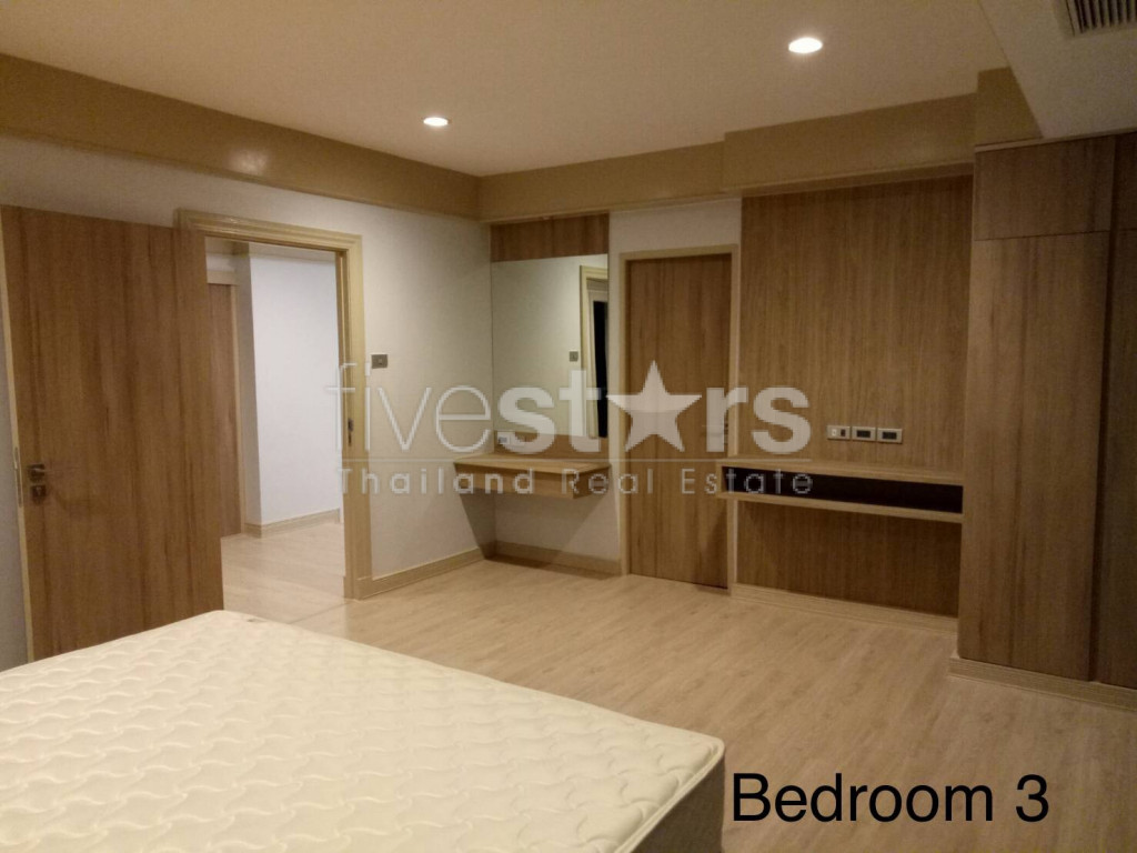 Spacious 4 bed apartment in excellent location close to Emporium, photo 9