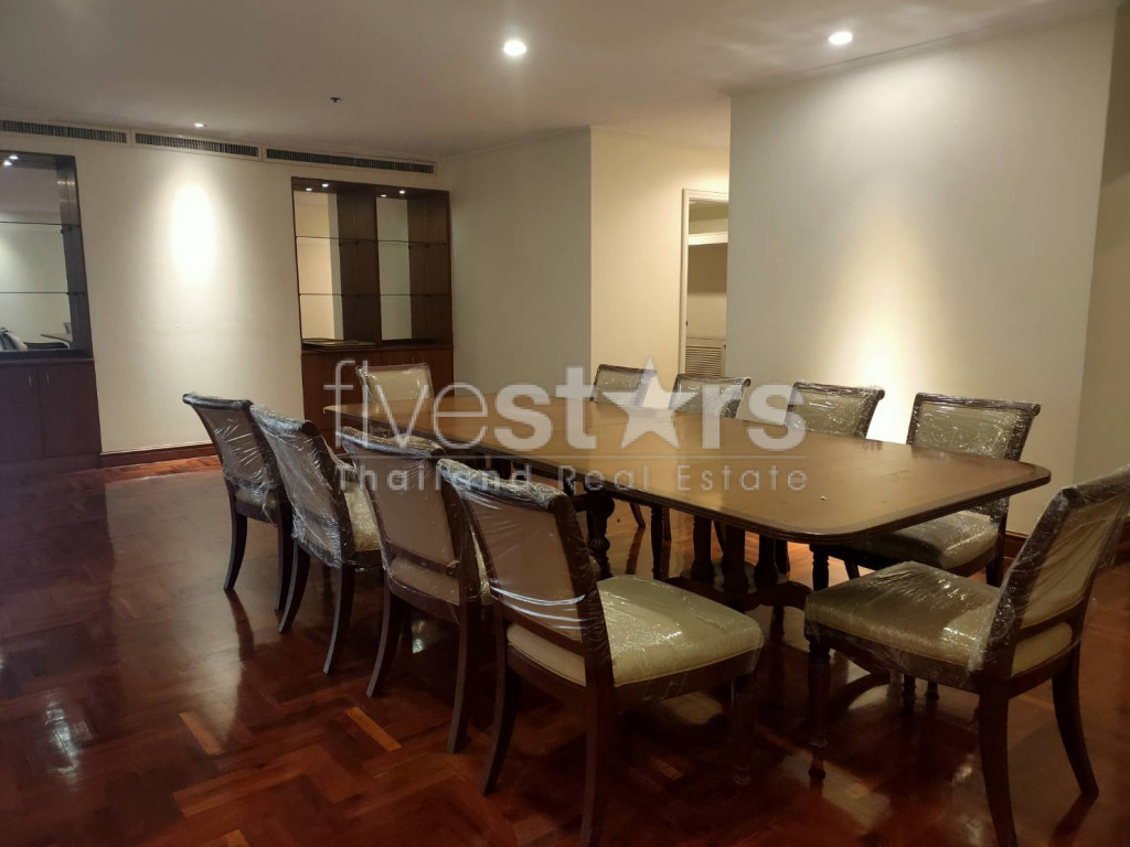 Spacious 3 bedrooms condo for rent walking distance to BTS Nana, photo 2