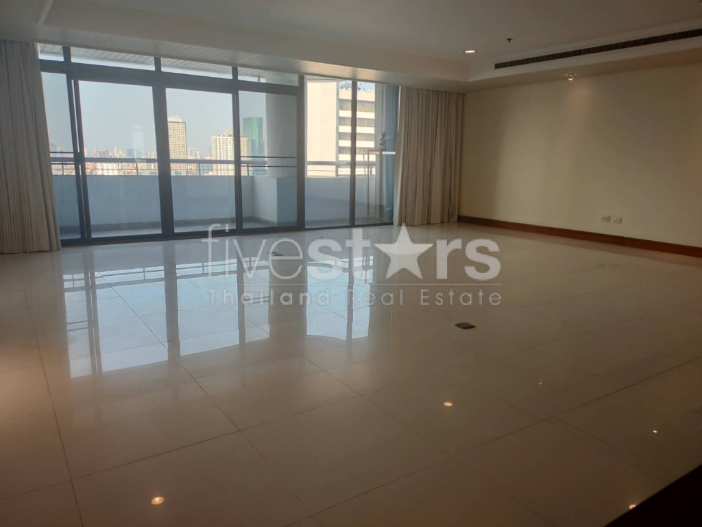 Spacious 3 bedrooms condo for rent walking distance to BTS Nana, photo 6