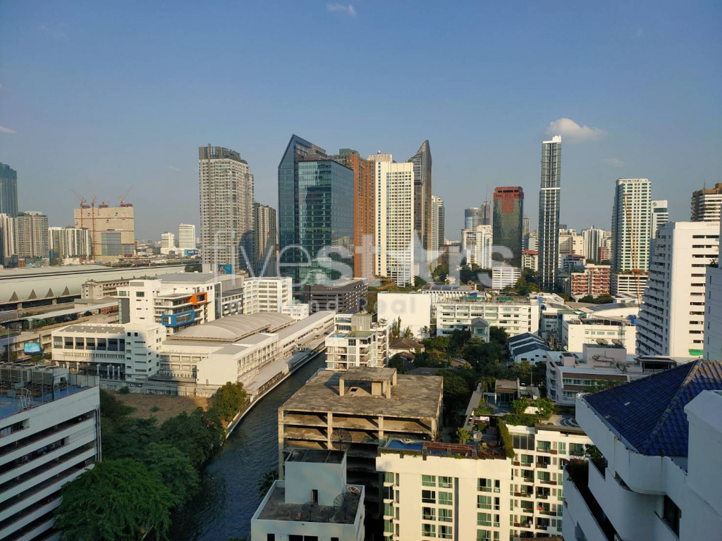 Spacious 3 bedrooms condo for rent walking distance to BTS Nana, photo 19
