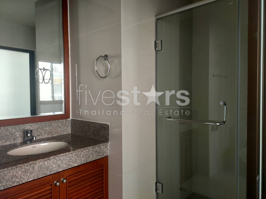 Spacious 4 bedrooms apartment for rent in asoke, photo 20