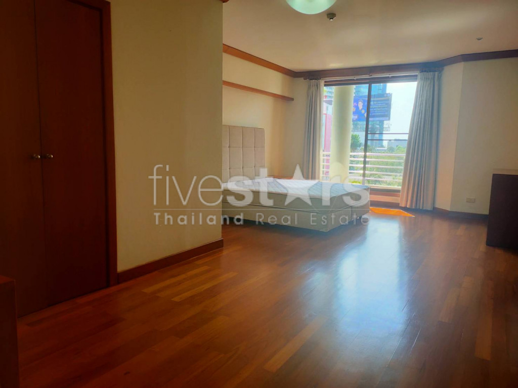 Spacious 4 bedrooms apartment for rent in asoke, photo 9