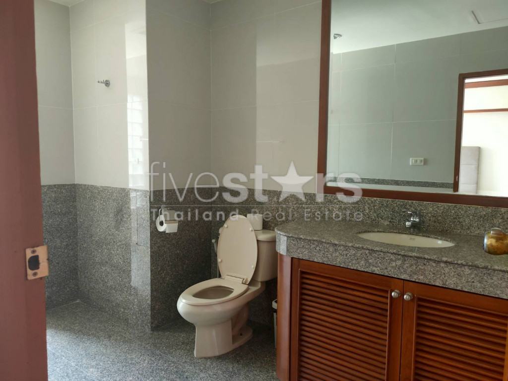 Spacious 4 bedrooms apartment for rent in asoke, photo 17