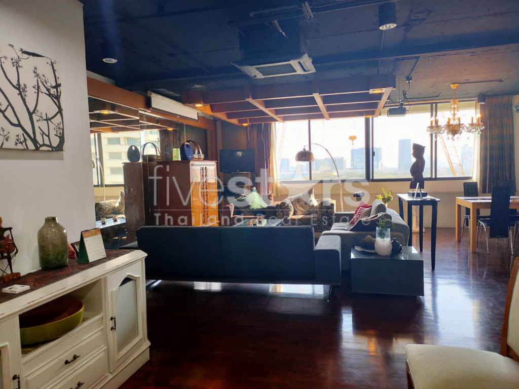 Nice 3 bedrooms condo for rent near BTS Nana, photo 4