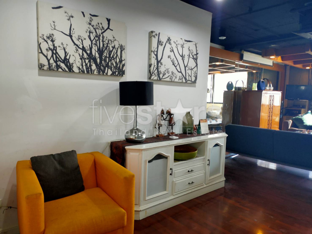 Nice 3 bedrooms condo for rent near BTS Nana, photo 3
