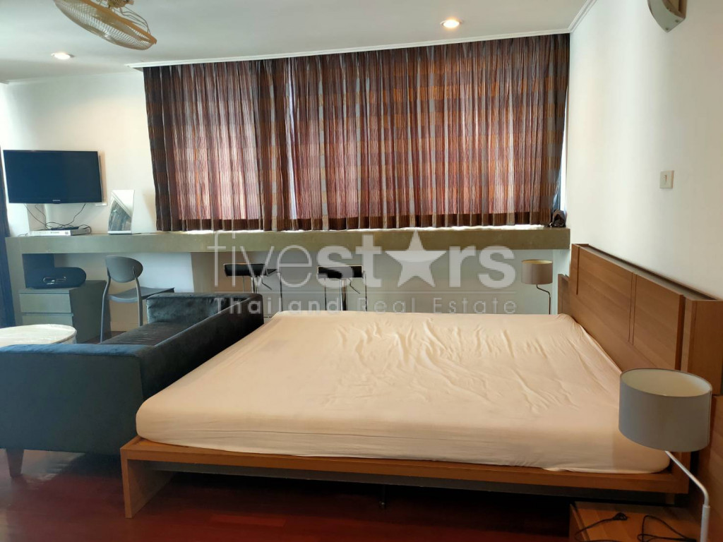 Nice 3 bedrooms condo for rent near BTS Nana, photo 9