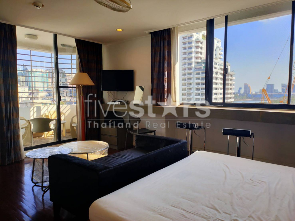 Nice 3 bedrooms condo for rent near BTS Nana, photo 8