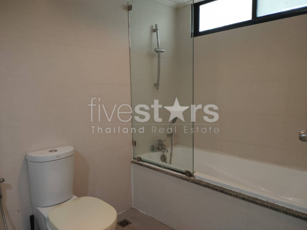 Nice 3 bedrooms condo for rent near BTS Nana, photo 13
