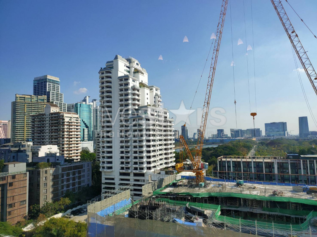Nice 3 bedrooms condo for rent near BTS Nana, photo 17