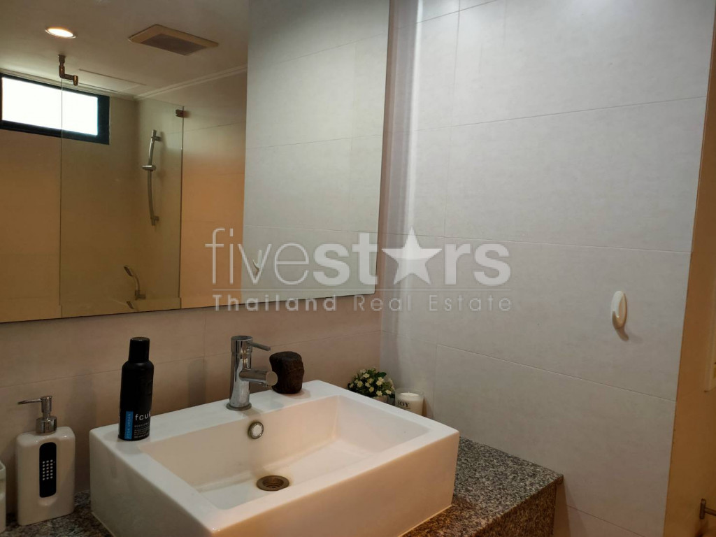 Nice 3 bedrooms condo for rent near BTS Nana, photo 15