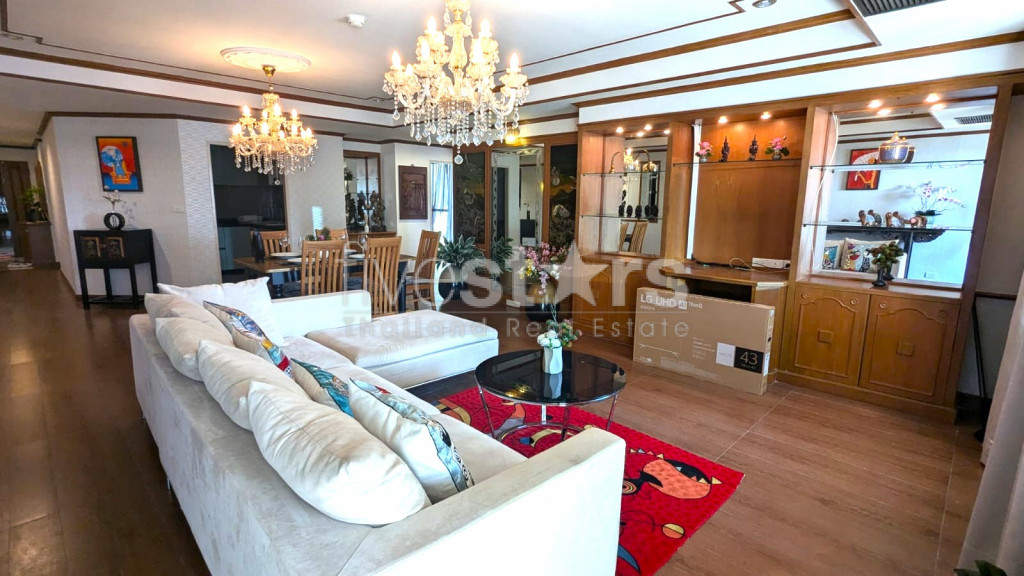 Grand Appartement de 2 chambres, hyper centre d’Asoke