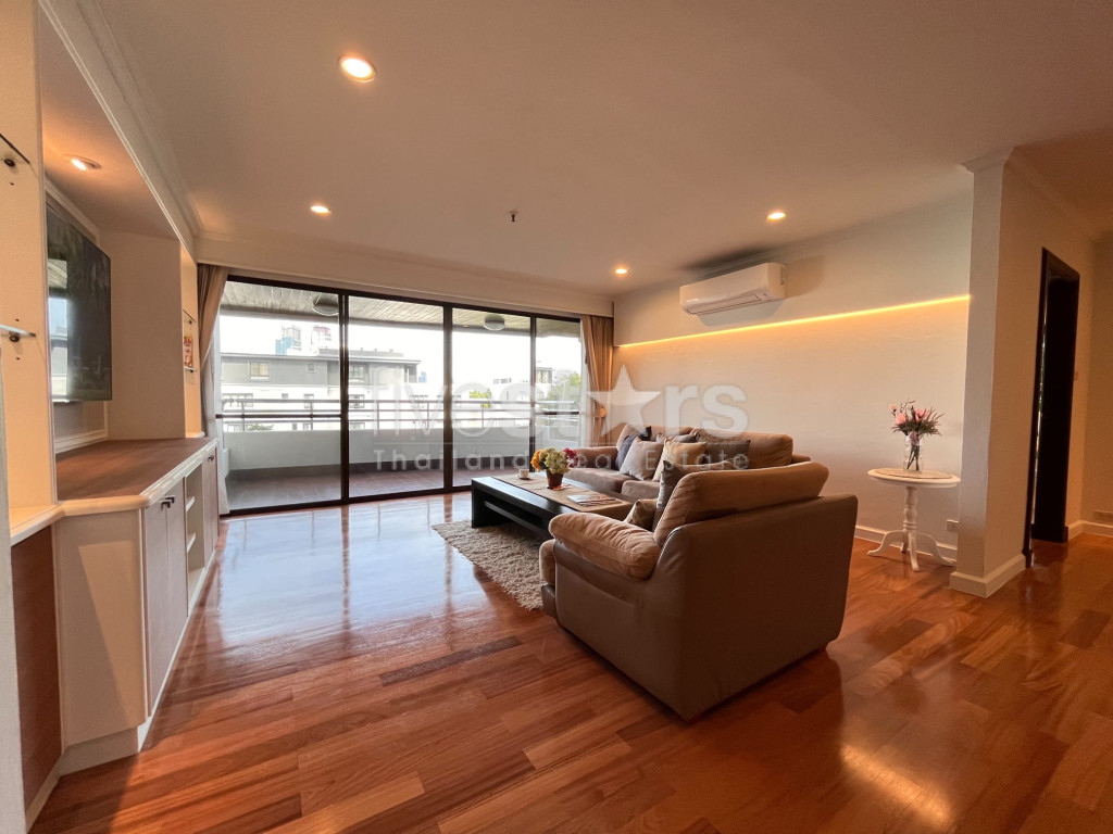 Appartement de 3 chambres à louer à Asoke, près du parc de Benchakitti, photo 2