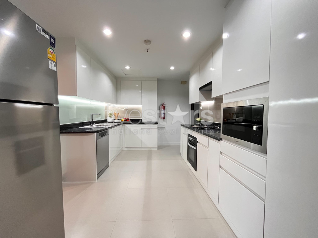 Appartement de 3 chambres à louer à Asoke, près du parc de Benchakitti, photo 5